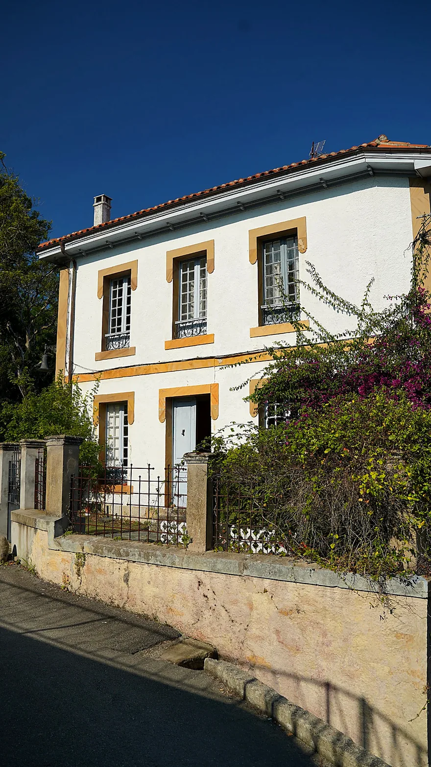 La casa del Doctor Mateo en Lastres, una de las localizaciones de la serie